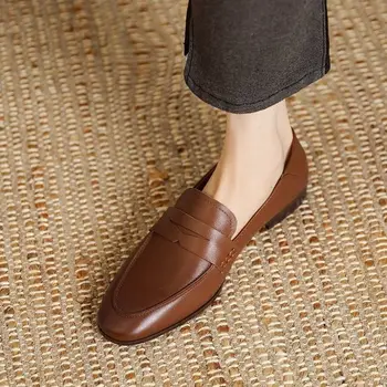 Основни дизайнерски обувки на плоска подметка от естествена кожа, удобни лоферы, дамски обувки във френски стил, есенно-пролетни лоферы от телешка кожа без закопчалка