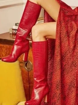 Червени кожени ботуши до коляното на дебелите обувки, дамски зимни ботуши на площада обувки от змийска кожа с остри пръсти, вечерни модела обувки на висок ток